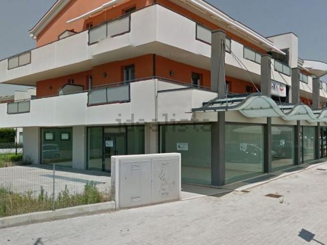 Locale Commerciale in vendita a Jesolo, Veneto