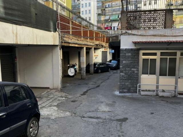 Locale Commerciale in vendita a VIII Circoscrizione, Palermo