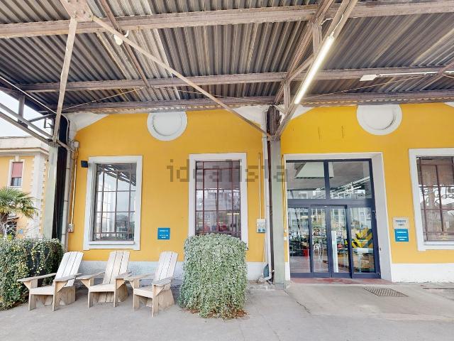 Locale Commerciale in vendita a Zona Omogenea Milano Nord, Bresso