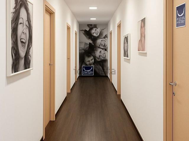 Locale Commerciale in vendita a Ovest, Brenzone