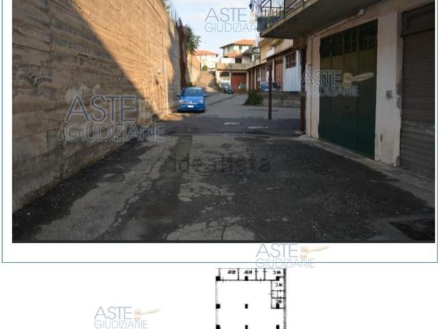 Locale Commerciale in vendita a Aci Sant'antonio, Sicilia