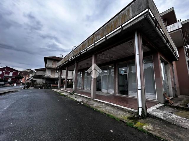 Locale Commerciale in vendita a Bolano, Liguria