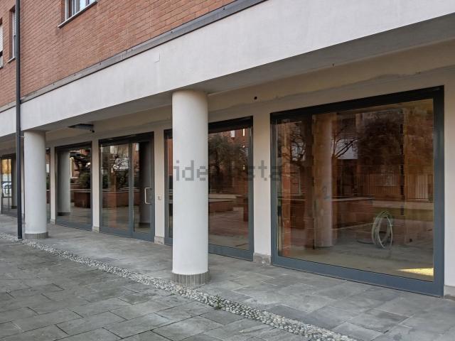 Locale Commerciale in vendita a Mariano Comense, Lombardia