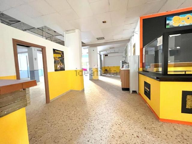 Locale Commerciale in vendita a VI Circoscrizione, Palermo