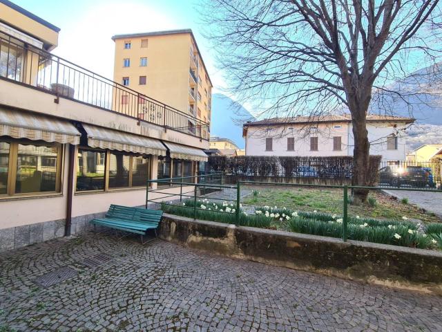 Locale Commerciale in vendita a Delebio, Lombardia