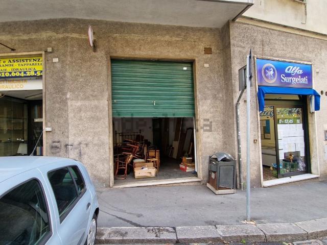 Locale Commerciale in vendita a Centro Ovest, Serra Riccò