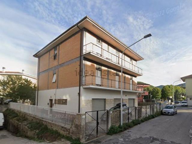 Locale Commerciale in vendita a Villa Reatina, Rieti