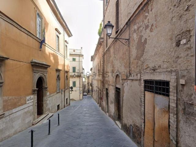 Locale Commerciale in vendita a Izzalini, Umbria