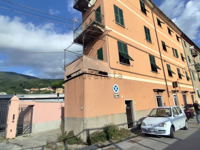Locale Commerciale in vendita a Val Polcevera, Serra Riccò