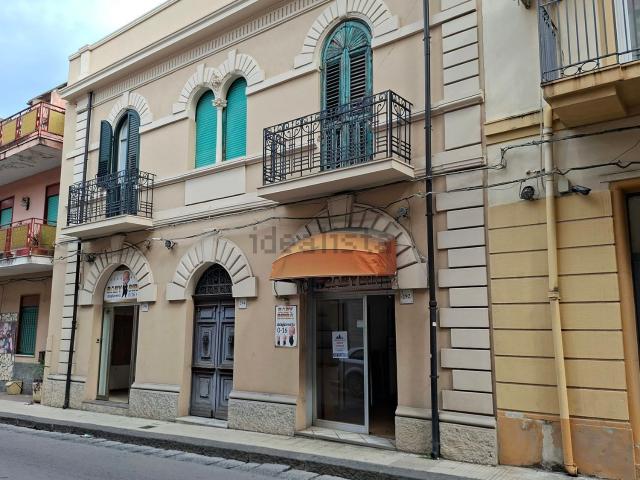 Locale Commerciale in vendita a Militi, Barcellona Pozzo di Gotto