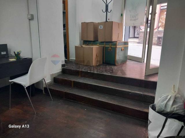 Locale Commerciale in vendita a Casalnuovo Di Napoli, Campania