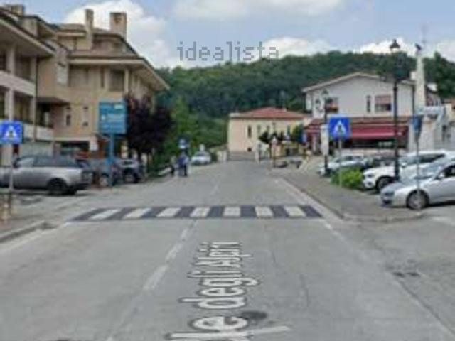 Locale Commerciale in vendita a Refrontolo, Veneto