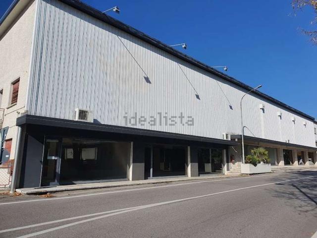 Locale Commerciale in vendita a Brugnera, Friuli-Venezia Giulia
