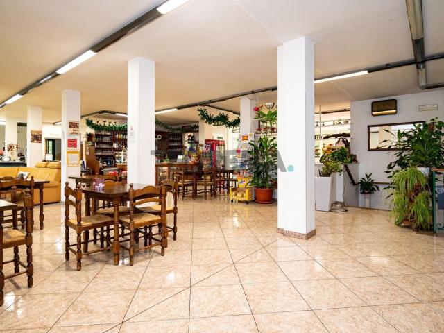 Locale Commerciale in vendita a Dorga, Castione Della Presolana