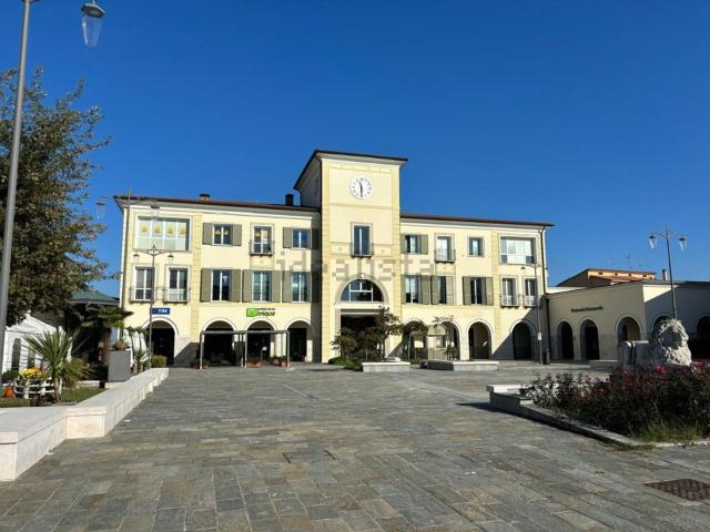 Locale Commerciale in vendita a Unione dei comuni del Distretto Ceramico, Fiorano Modenese