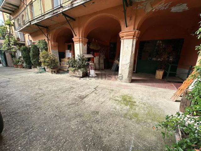 Locale Commerciale in vendita a Piemonte, Alessandria
