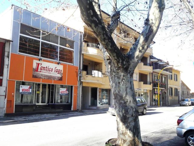 Locale Commerciale in vendita a Avezzano, Abruzzo