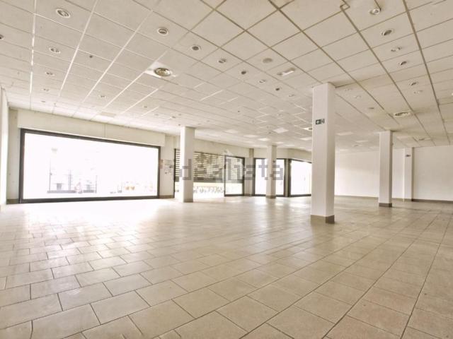 Locale Commerciale in vendita a Castelrosso, Piemonte