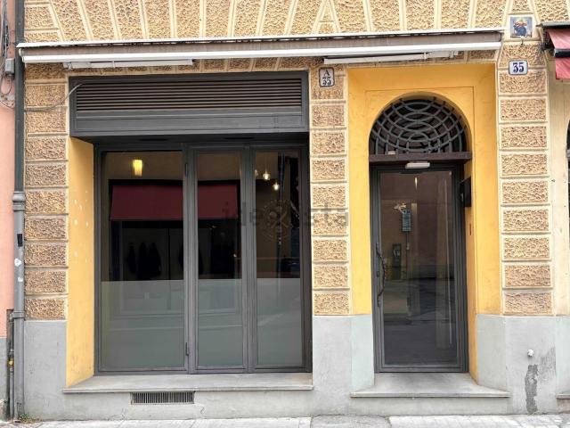 Locale Commerciale in vendita a Unione della Romagna Faentina, Faenza