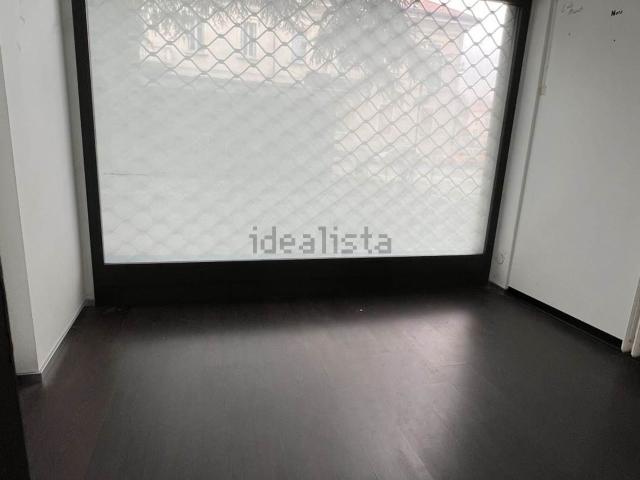 Locale Commerciale in vendita a Busto Arsizio, Lombardia