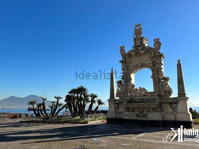 Locale Commerciale in vendita a Municipalità 1, Campania
