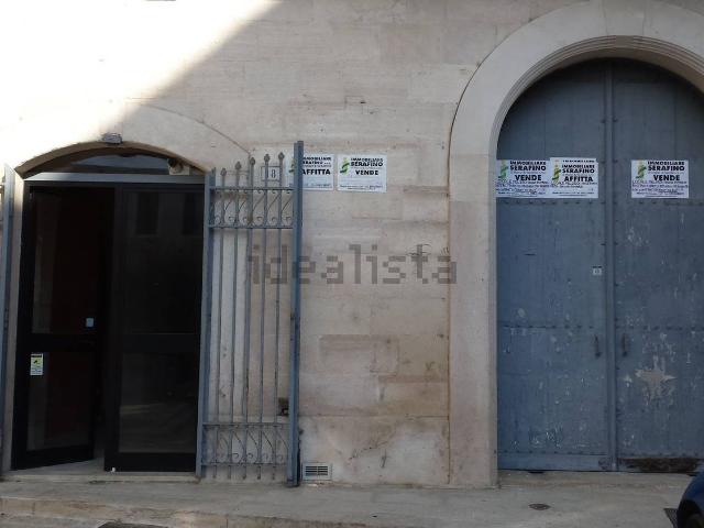 Locale Commerciale in vendita a Trani, Barletta-Andria-Trani