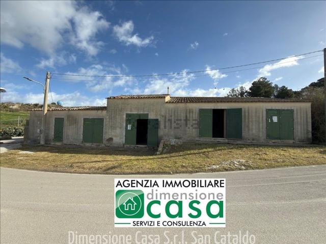 Locale Commerciale in vendita a San Cataldo, Sicilia