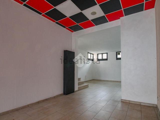 Locale Commerciale in vendita a Unione dei comuni del Distretto Ceramico, Sassuolo