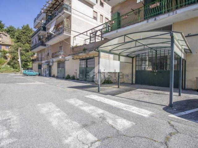 Locale Commerciale in vendita a Roma Capitale, Lazio