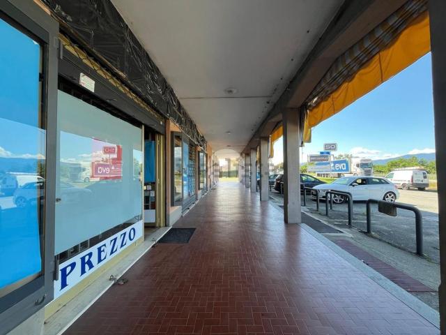 Locale Commerciale in vendita a Piemonte, Cuneo