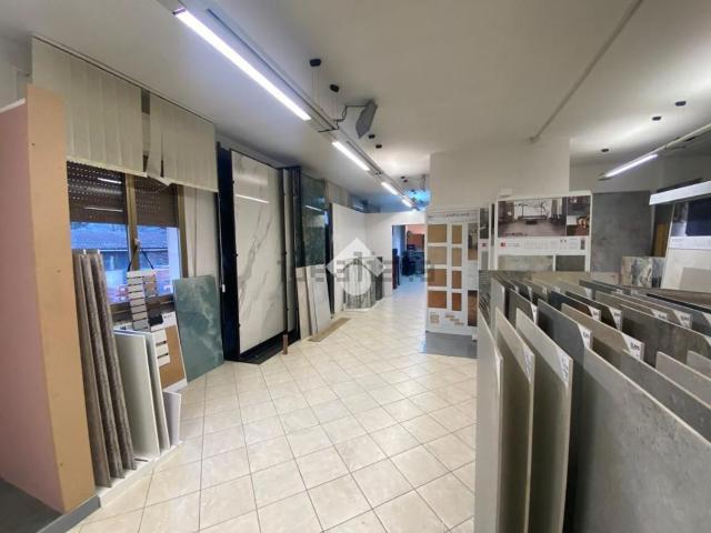Locale Commerciale in vendita a Unione di Comuni Valdarno e Valdisieve, Reggello