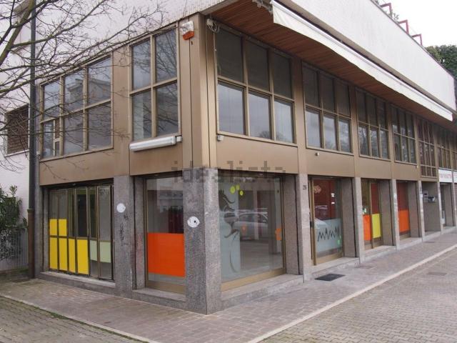 Locale Commerciale in vendita a Mirano, Veneto