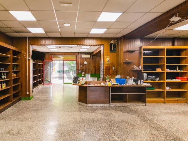 Locale Commerciale in vendita a Picanello-Ognina-Barriera-Canalicchio, Catania