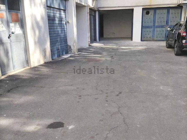 Locale Commerciale in vendita a San Giovanni Galermo-Trappeto-Cibali, Catania