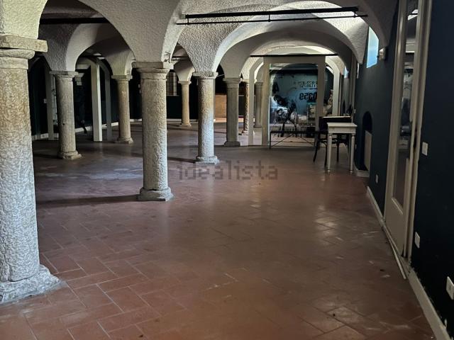Locale Commerciale in vendita a Rezzato, Brescia