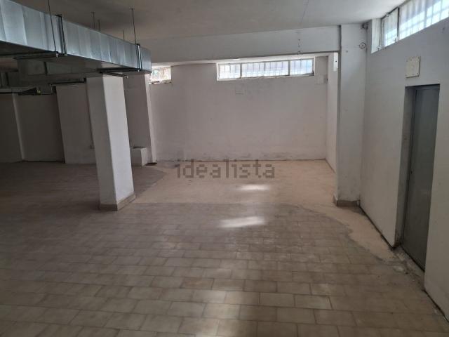 Locale Commerciale in vendita a Borgo Odescalchi, Civitavecchia