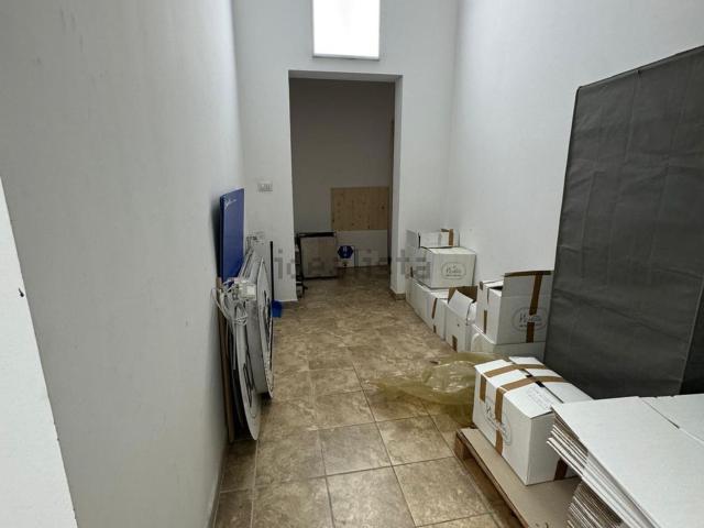 Locale Commerciale in vendita a Puglia, Lecce