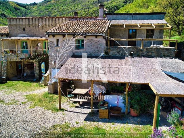 Locale Commerciale in vendita a Orco Feglino, Liguria