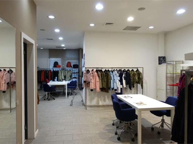 Locale Commerciale in vendita a Mestre-Carpenedo, Venezia