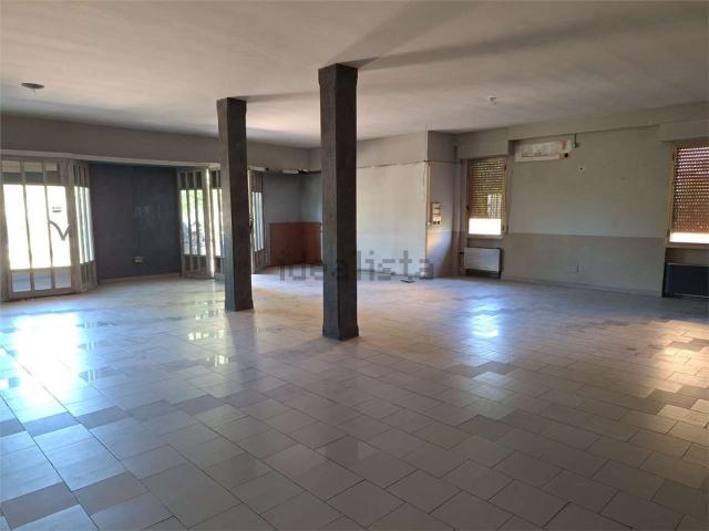 Locale Commerciale in vendita a Unione dei Comuni Circondario dell'Empolese Valdelsa, Montespertoli