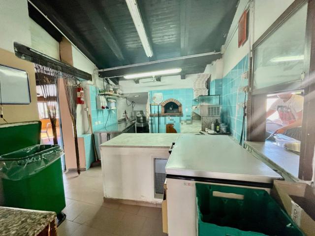 Locale Commerciale in vendita a Baia Caddinas, Golfo Aranci