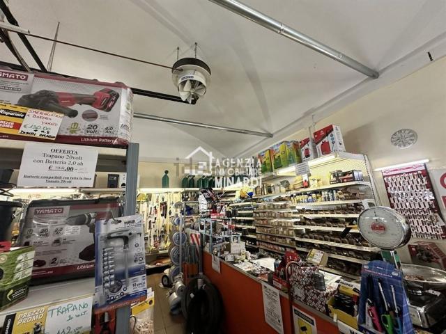 Locale Commerciale in vendita a Unione della Romagna Faentina, Brisighella