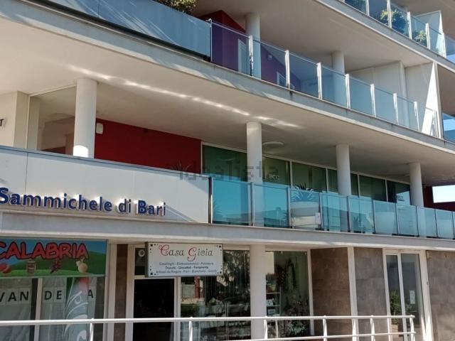 Locale Commerciale in vendita a Puglia, Taranto