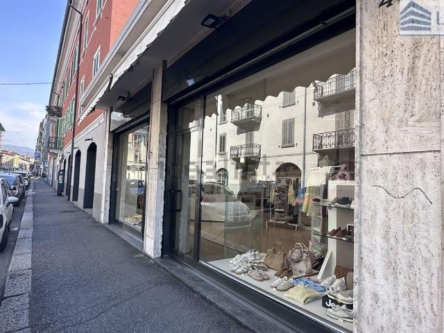 Locale Commerciale in vendita a Città Alta, Bergamo