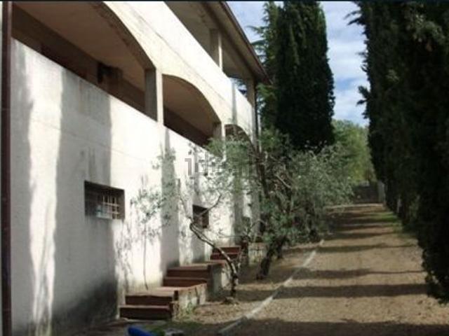 Locale Commerciale in vendita a Marciano Della Chiana, Toscana