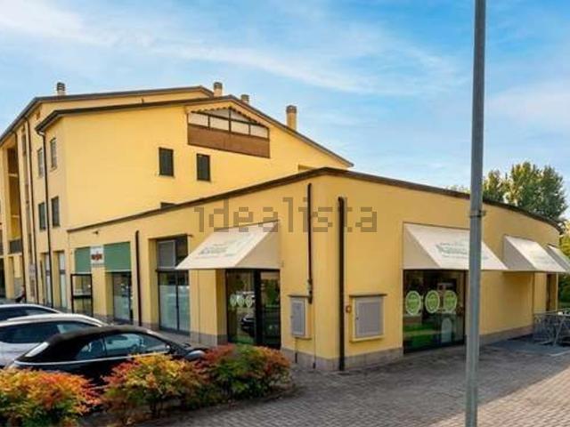Locale Commerciale in vendita a Pianura Reggiana, Re
