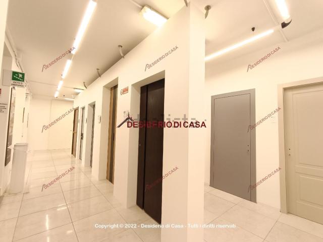 Locale Commerciale in vendita a Ficarazzi, Sicilia