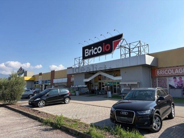 Locale Commerciale in vendita a Sansepolcro, Toscana