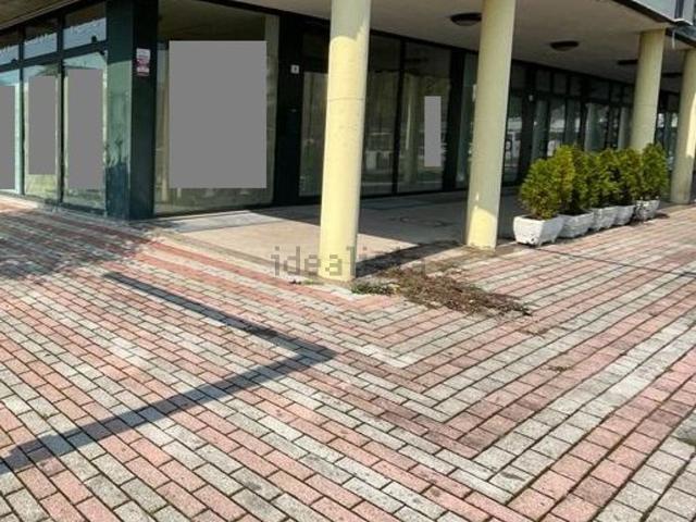 Locale Commerciale in vendita a Cervia, Reggio Emilia