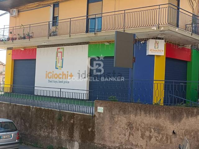 Locale Commerciale in vendita a Loreto, Acireale